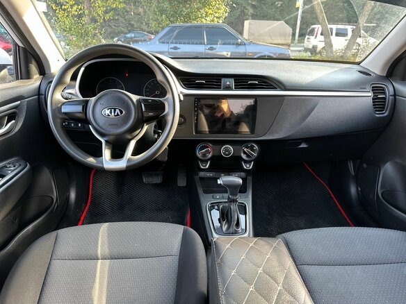 2020 Kia Rio IV Рестайлинг, белый - вид 21