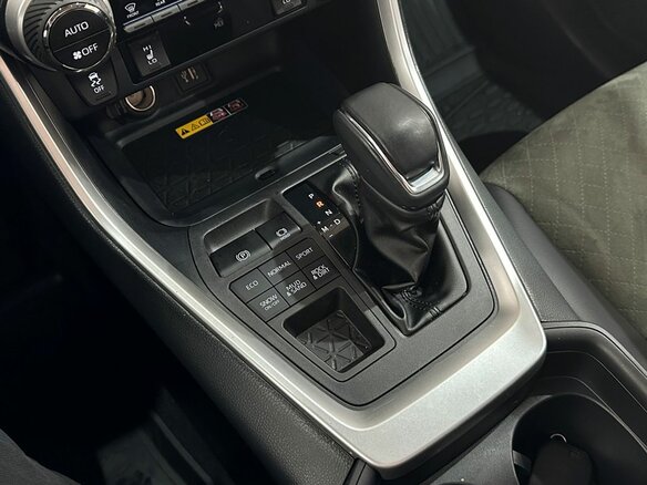 2025 Toyota RAV4 V (XA50), чёрный - вид 14