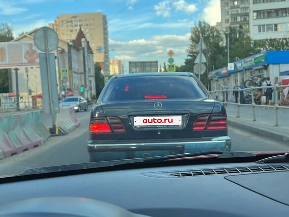 2001 Mercedes-Benz E-Класс 220 II (W210, S210) Рестайлинг, синий, 700000 рублей - вид 9