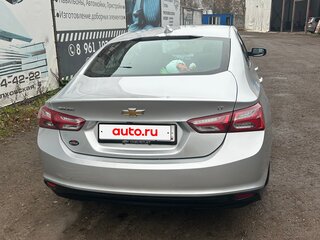 2019 Chevrolet Malibu IX Рестайлинг, серебристый, 1900000 рублей, вид 3