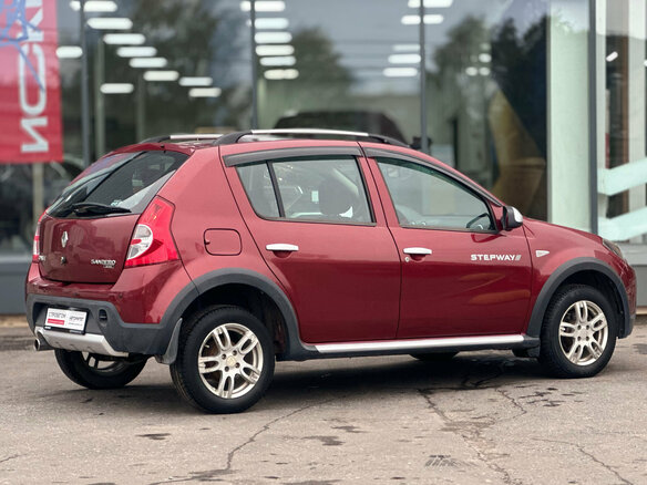 2013 Renault Sandero Stepway I, красный, 739000 рублей - вид 4
