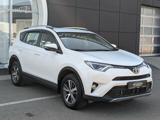 2017 Toyota RAV4 IV (XA40) Рестайлинг, белый, 2353000 рублей, вид 3