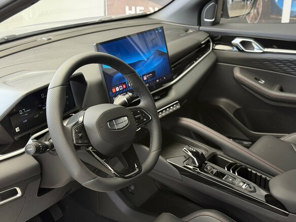 2026 Geely Coolray I Рестайлинг 2, красный, 2774990 рублей - вид 12