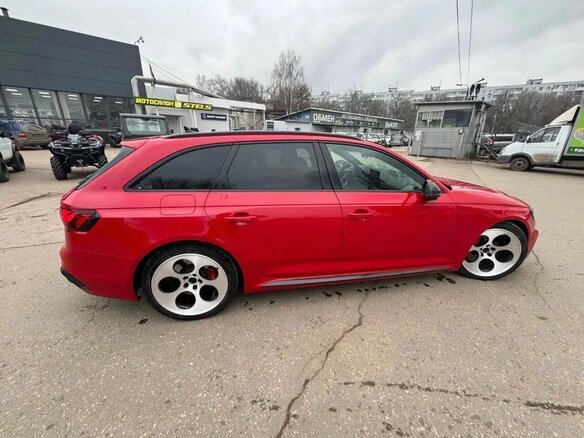 2021 Audi RS 4 IV (B9) Рестайлинг, красный, 9400000 рублей - вид 5