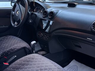 2010 Chevrolet Aveo I Рестайлинг, серебристый, 650000 рублей, вид 4