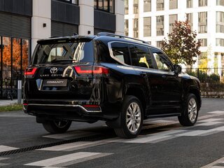 2026 Toyota Land Cruiser 300 Series, чёрный, 15200000 рублей, вид 4