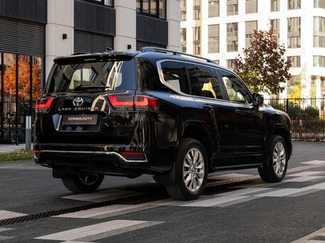 2026 Toyota Land Cruiser 300 Series, чёрный, 15200000 рублей, вид 4