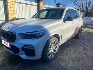 2020 BMW X5 40i IV (G05/G18), белый, 3650000 рублей, вид 3
