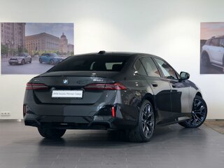 2024 BMW 5 серии 520d xDrive VIII (G60/G61/G68), серый, 8600000 рублей, вид 5