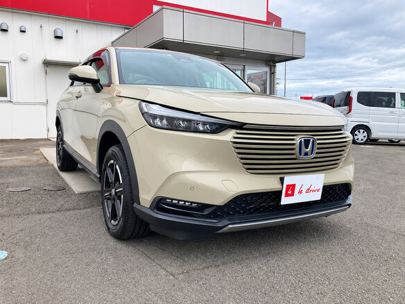 2023 Honda Vezel II, бежевый, 1680000 рублей - вид 2