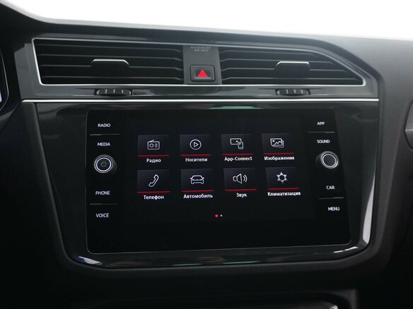 2019 Volkswagen Tiguan II, серебристый, 2255444 рублей - вид 20