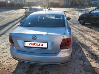 2015 Volkswagen Polo V Рестайлинг, серебристый, 1360000 рублей, вид 4