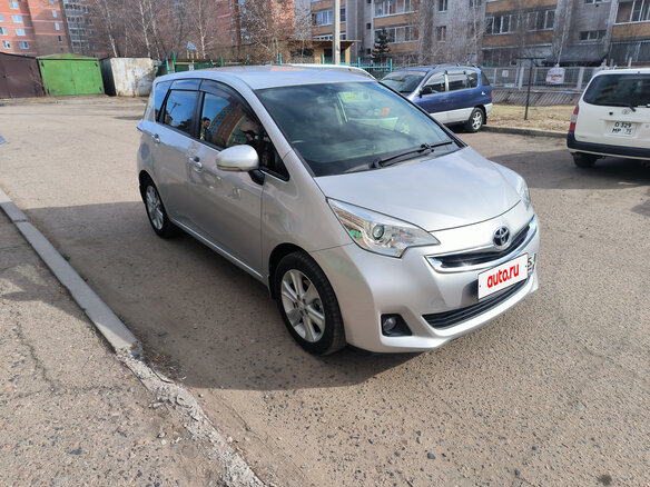2014 Toyota Ractis II, серебристый, 865000 рублей - вид 1
