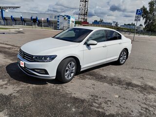 2021 Volkswagen Passat B8 Рестайлинг, белый, 2399000 рублей, вид 1