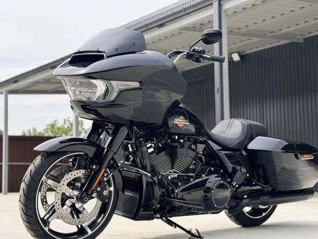 2025 Harley-Davidson Road Glide, чёрный, 3490000 рублей, вид 2