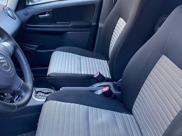 2011 Suzuki SX4 I (Classic) Рестайлинг, серебристый - вид 6