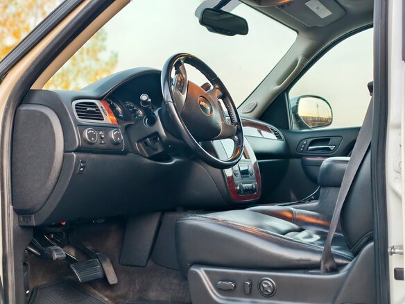 2012 Chevrolet Tahoe 6AT III, белый, 1750000 рублей - вид 11
