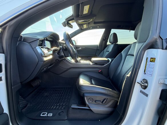 2021 Audi Q8 55 TFSI I (4M), белый, 4350000 рублей - вид 9