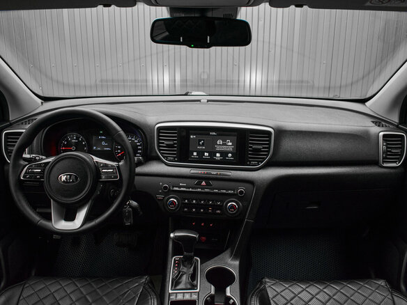 2018 Kia Sportage IV Рестайлинг, чёрный, 2340000 рублей - вид 10
