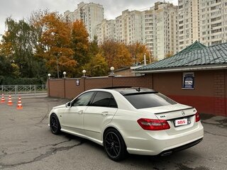 2011 Mercedes-Benz E-Класс 350 IV (W212, S212, C207), белый, 2000000 рублей, вид 3