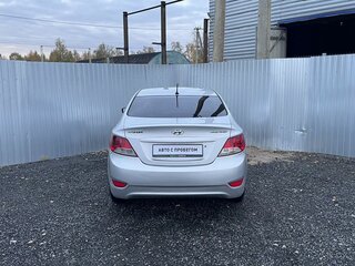 2011 Hyundai Solaris I, серебристый, 770000 рублей, вид 4