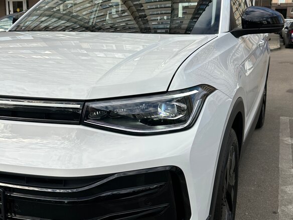 2025 Volkswagen Tharu XR 300 TSI, белый, 2280000 рублей - вид 12