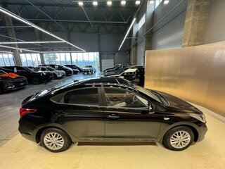 2017 Hyundai Solaris II, чёрный, 1435000 рублей, вид 4