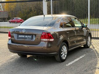 2015 Volkswagen Polo V, коричневый, 849000 рублей, вид 4