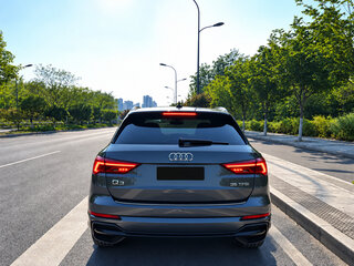 2020 Audi Q3 35 TFSI II (F3), серый, 1835000 рублей, вид 4