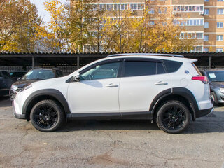 2018 Toyota RAV4 IV (XA40) Рестайлинг, белый, 2669000 рублей, вид 3