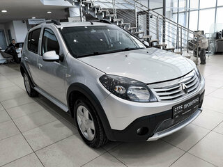 2014 Renault Sandero Stepway I, серый, 650000 рублей, вид 3