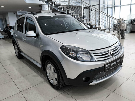 2014 Renault Sandero Stepway I, серый, 630000 рублей, вид 3