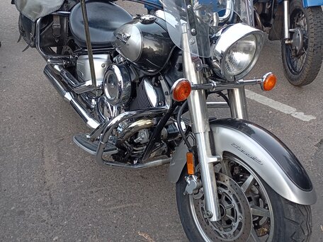 2004 Yamaha XVS1100, серебристый, 600000 рублей, вид 2