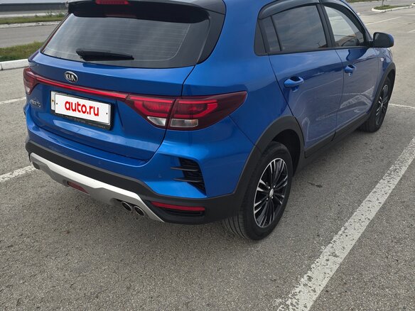 2021 Kia Rio X IV Рестайлинг, синий, 1850000 рублей - вид 4