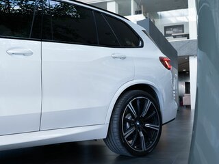 2020 BMW X5 30d IV (G05/G18), белый, 6270000 рублей, вид 4