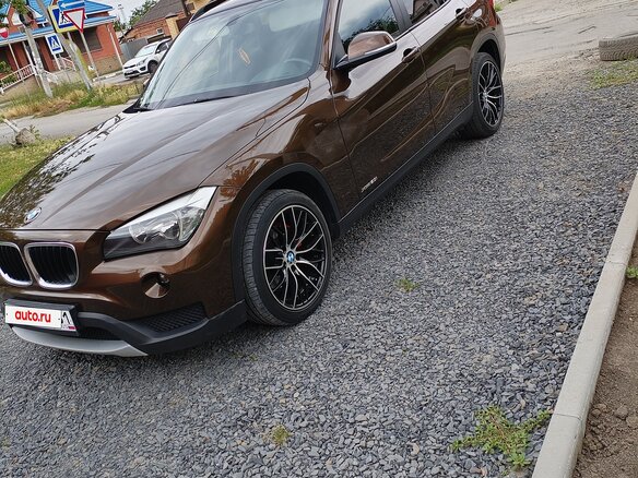 2013 BMW X1 20i I (E84) Рестайлинг, коричневый, 1360000 рублей - вид 2