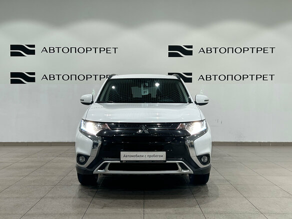 2022 Mitsubishi Outlander III Рестайлинг 3, белый, 2369000 рублей - вид 7