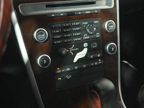 2010 Volvo XC60 I, серый, 1183000 рублей - вид 13