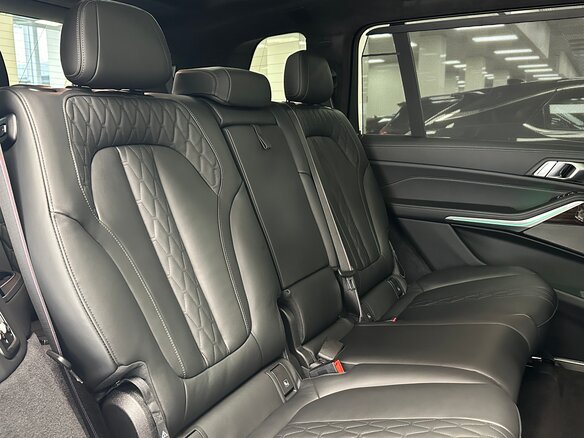 2026 BMW X7 40d I (G07) Рестайлинг, чёрный, 15990000 рублей - вид 34