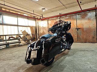 2014 Harley-Davidson Street Glide, чёрный, 1750000 рублей, вид 2