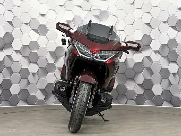 2025 Honda GL 1800 Gold Wing, красный, 3649000 рублей - вид 4