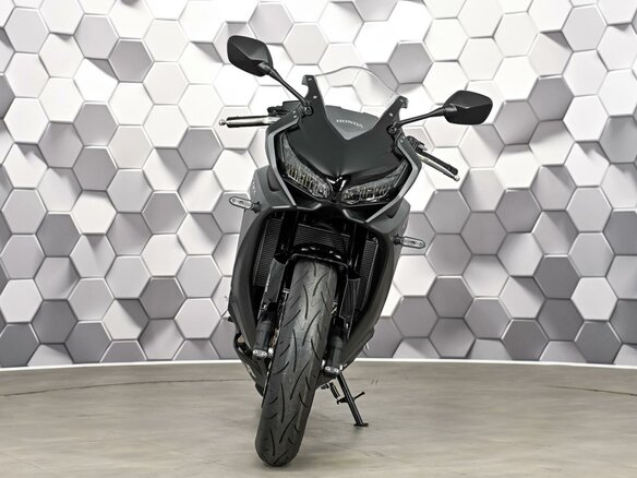 2023 Honda CBR 650R, чёрный, 1029000 рублей - вид 4