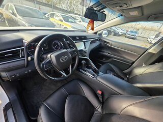 2020 Toyota Camry VIII (XV70), белый, 2380000 рублей, вид 3
