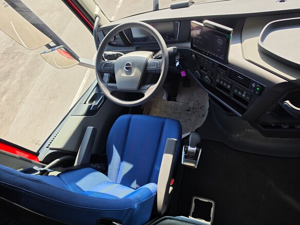 2026 Volvo FH, красный, 18300000 рублей - вид 23