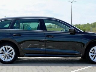 2022 Skoda Octavia IV (A8), чёрный, 2650000 рублей, вид 5