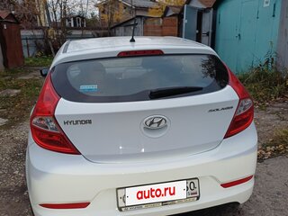 2015 Hyundai Solaris I Рестайлинг, белый, 999000 рублей, вид 2