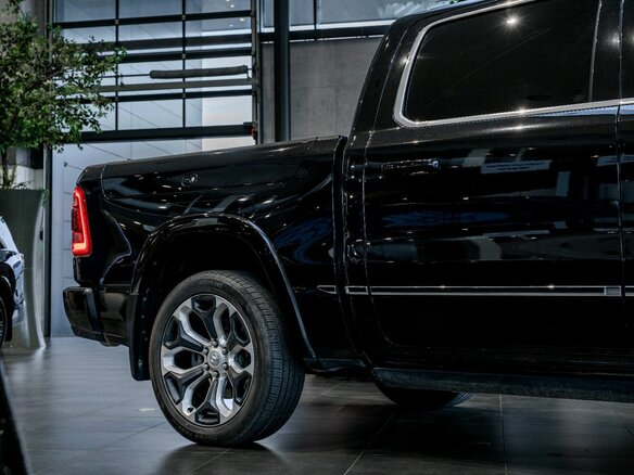 2023 Ram 1500 Crew Cab eTorque V, чёрный, 9500000 рублей - вид 10