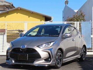 2023 Toyota Yaris IV, серый, 1024000 рублей, вид 1
