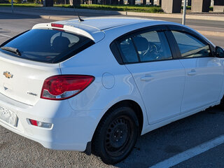 2013 Chevrolet Cruze I Рестайлинг, белый, 700000 рублей, вид 4