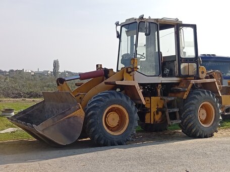 2001 Амкодор 333, жёлтый, 1000000 рублей, вид 5